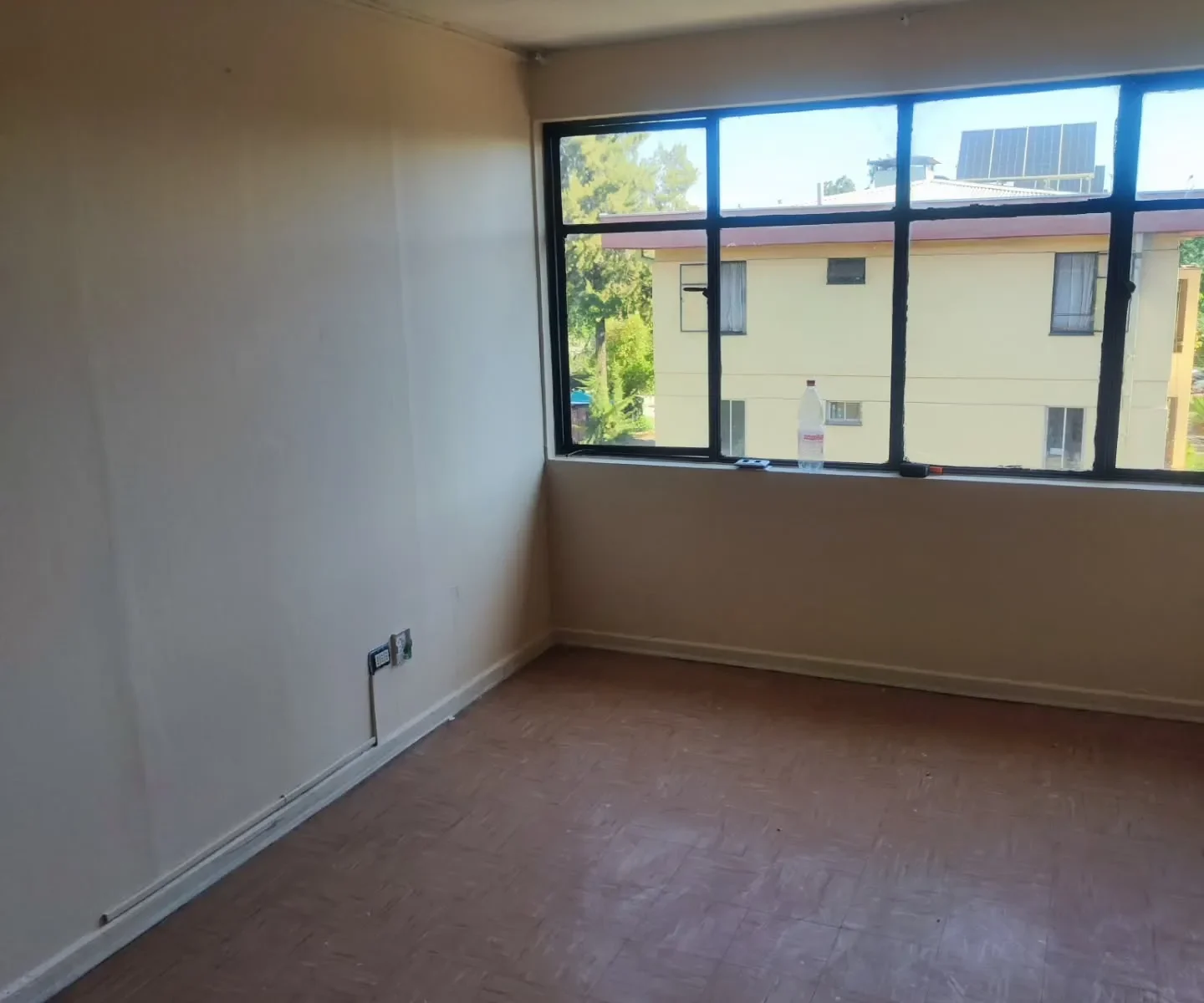 Antes: Pintura completa y cambio de piso en departamento