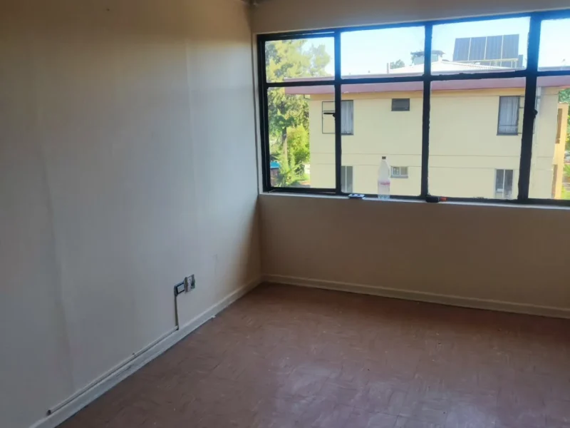 Antes: Pintura completa y cambio de piso en departamento
